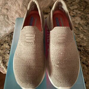 Skechers, Stretch Fit, Taupe, Size 11